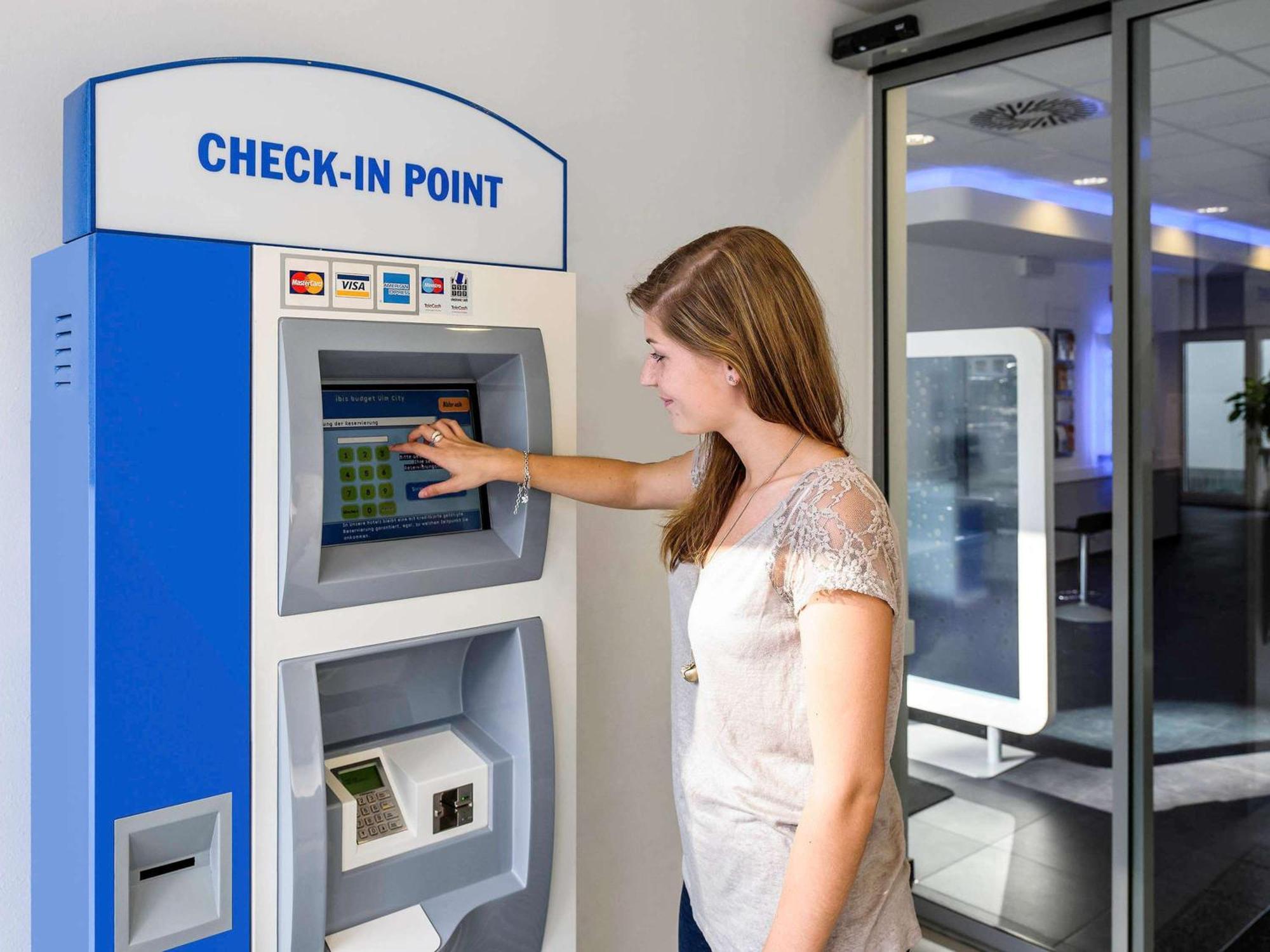 Ibis Budget Orly Rungis Esterno foto